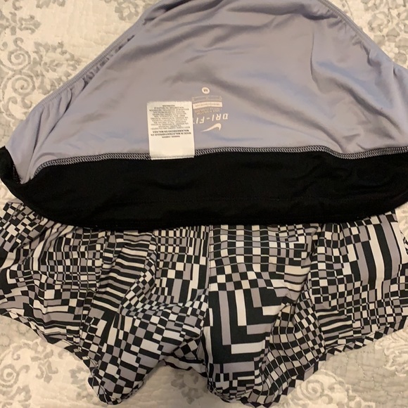 Mike running shorts - Picture 3 of 3